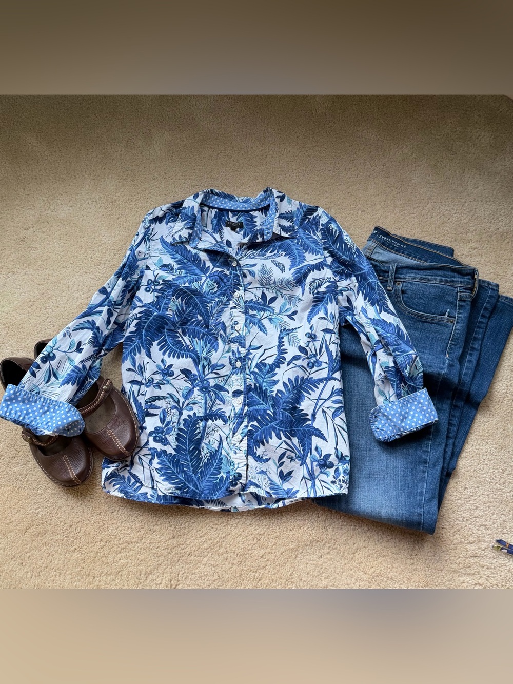 Talbots Blue & White Leaf Print Cotton Button Down LS Shirt - M Petite - EUC